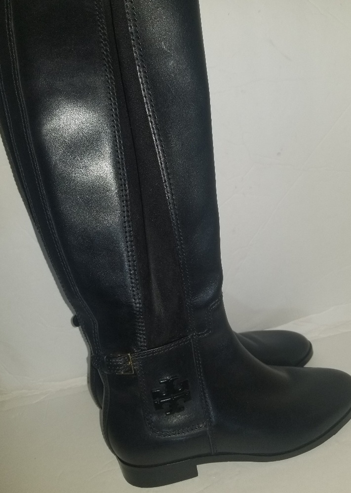 Tory burch boots size 5